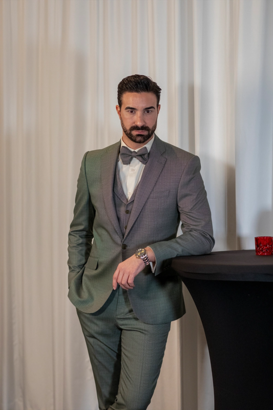 Grüner einreihiger hochzeitsanzug