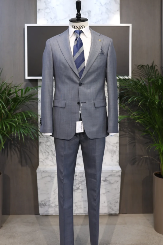 Arnis light blue single-breasted suit