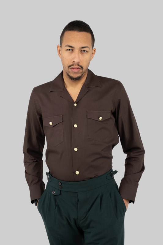 Braunes Safari-Hemd