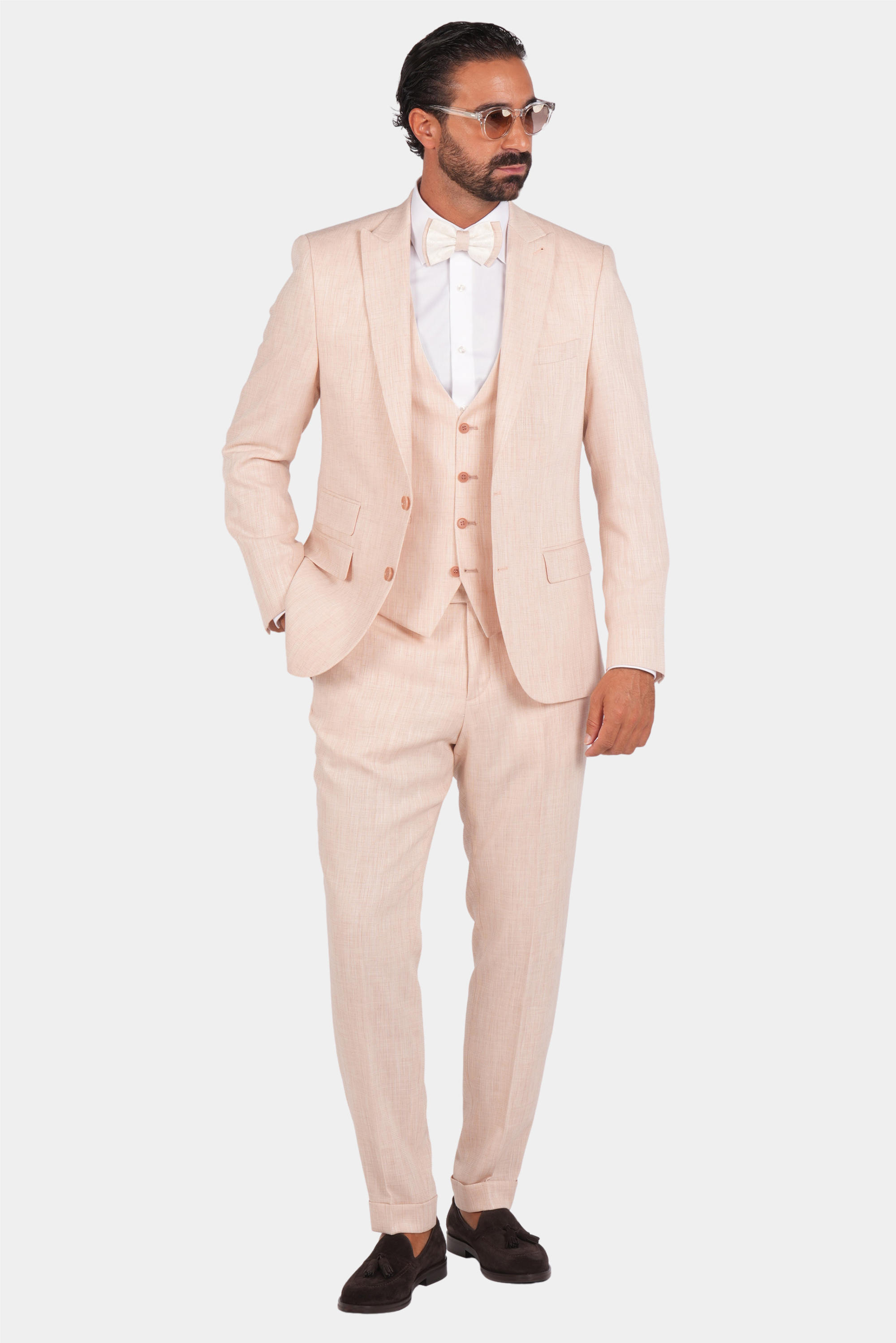 Hellpfirsichfarbener Einreiher-Dreiteiler aus Mikrofaser mit Tailored Fit