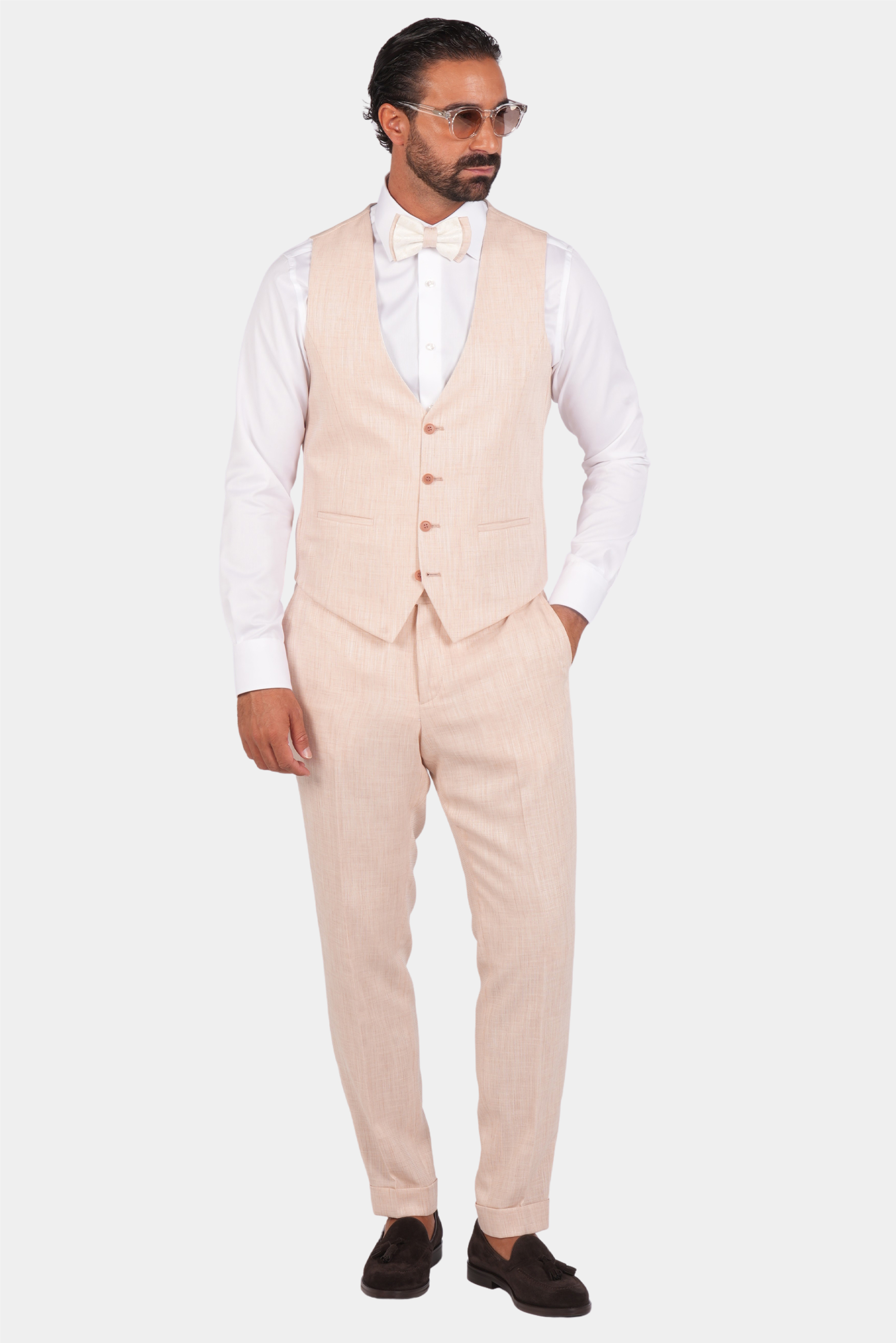 Hellpfirsichfarbener Einreiher-Dreiteiler aus Mikrofaser mit Tailored Fit