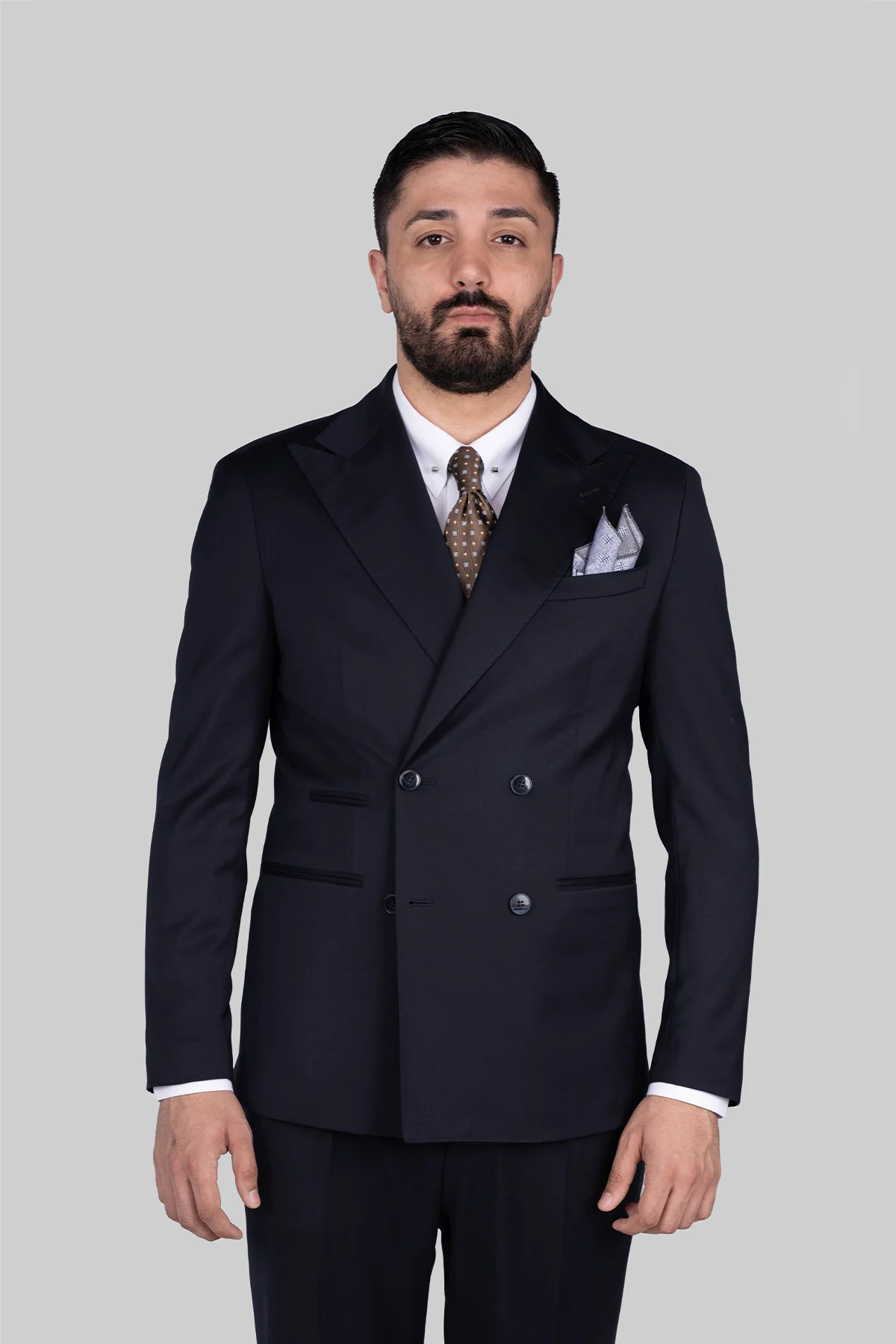 Dunkelblauer Doppelreiher-Anzug aus Wolle mit Tailored Fit