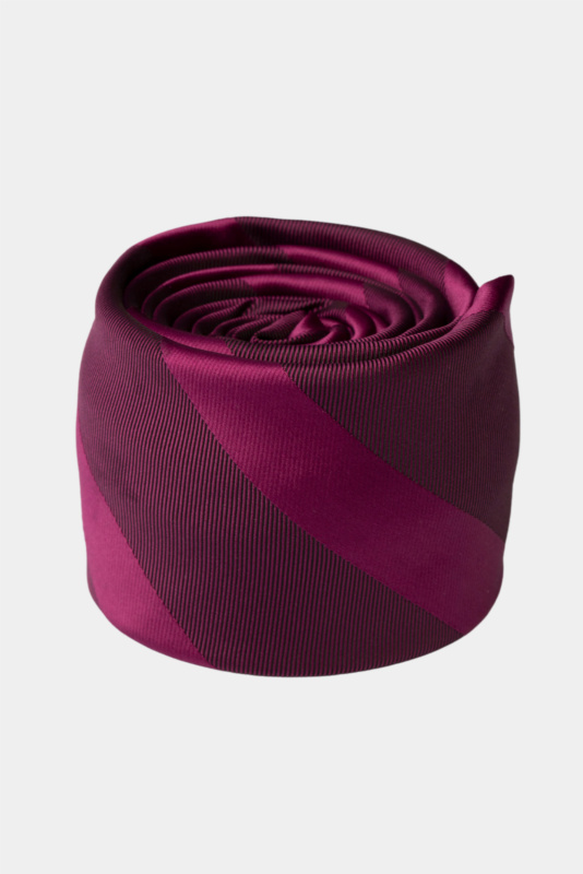 Indigofarbene Krawatte mit Streifenmuster aus Mikrofaser