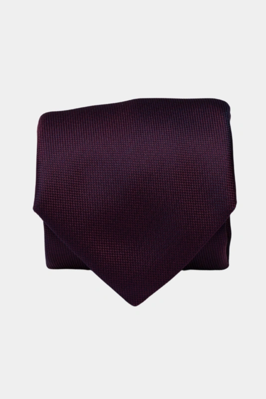 Bordeauxfarbene Mikrofaser-Krawatte mit mikrostrukturierter Webung